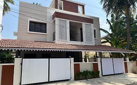 Raj Nivas
